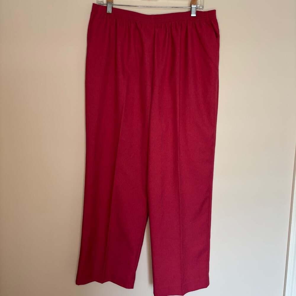 ALFRED DUNNER Proportioined Short Belle Fleur Pants Womens 18 Raspberry Stretch